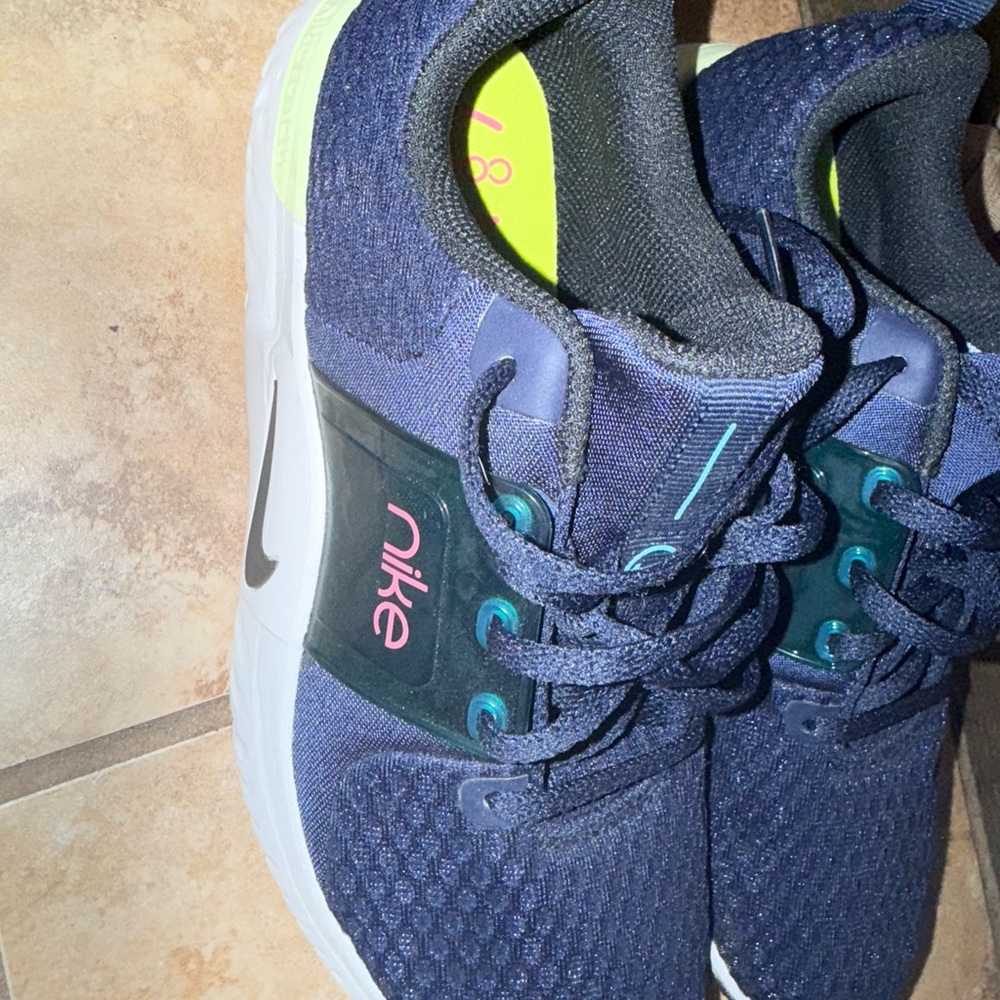 Nike Womens Dark Blue Sneakers with Neon Accents